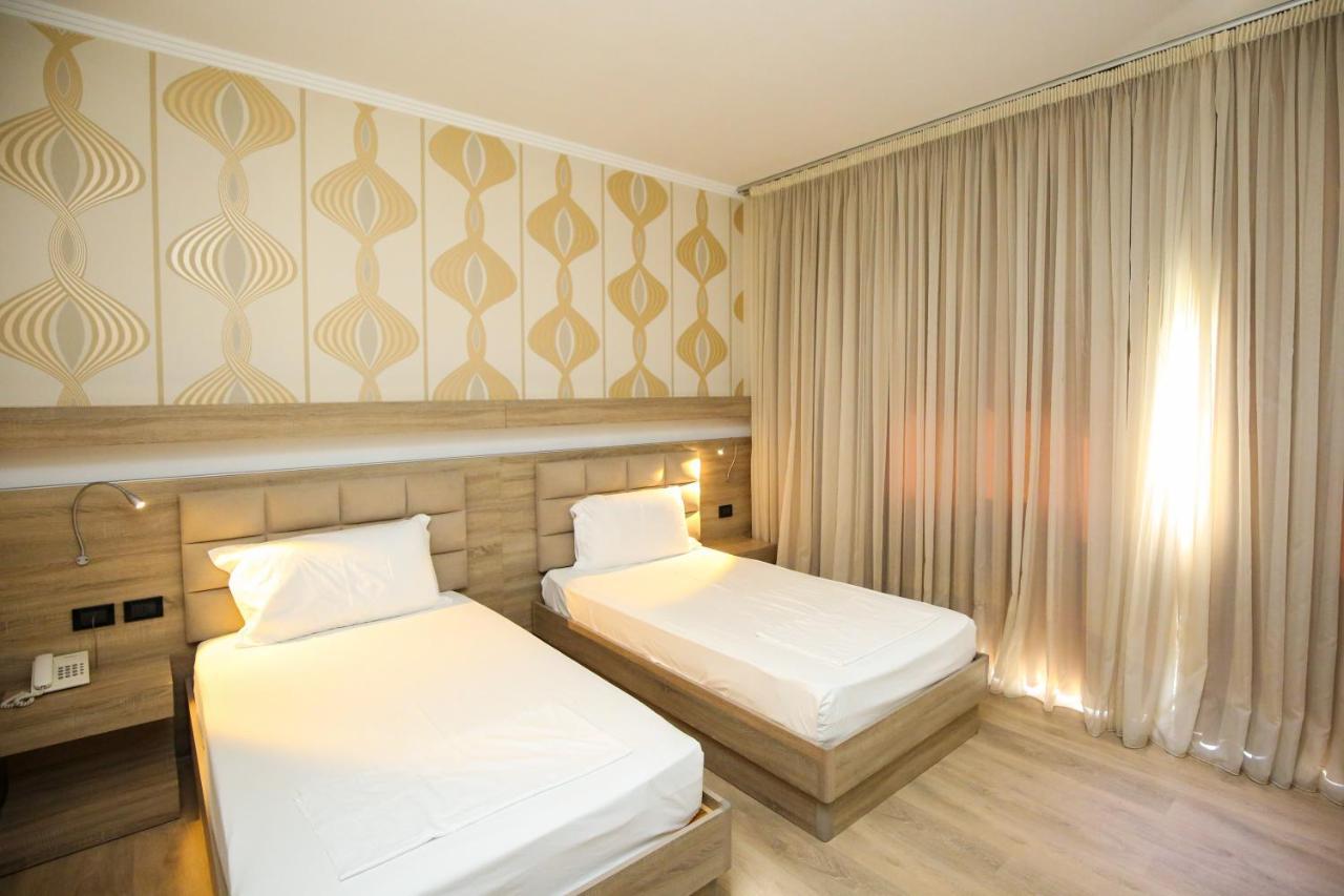 Hotel Partner & Spa Vlorë Esterno foto
