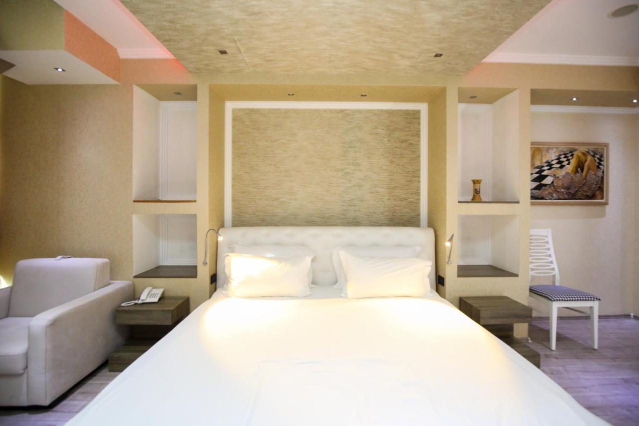 Hotel Partner & Spa Vlorë Esterno foto