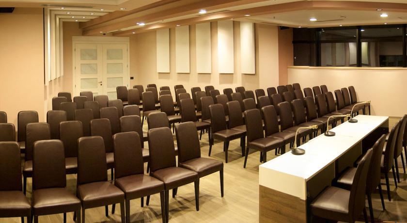 Hotel Partner & Spa Vlorë Esterno foto