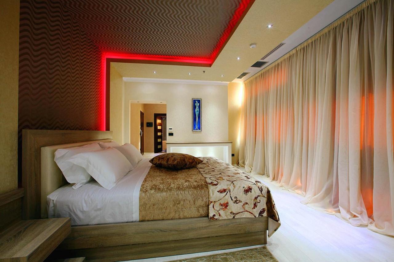 Hotel Partner & Spa Vlorë Esterno foto