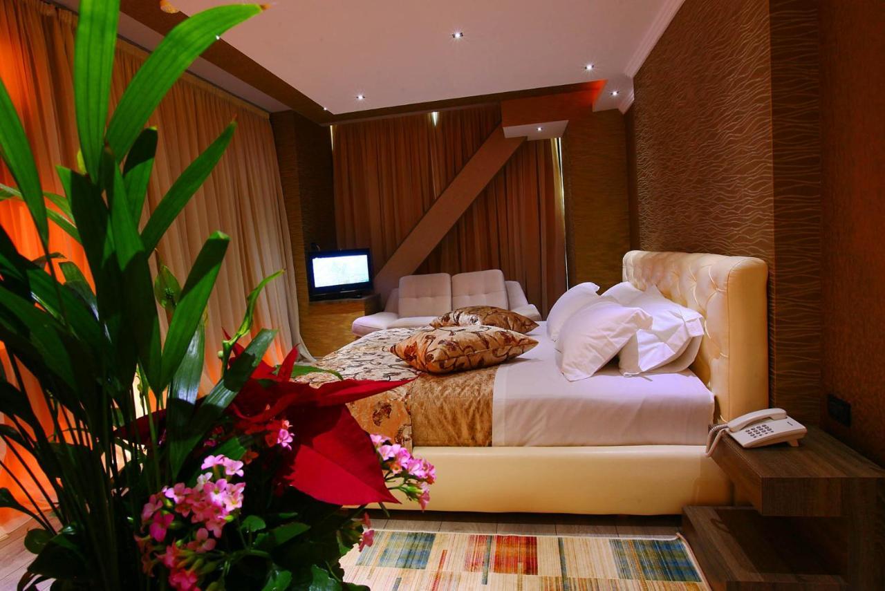 Hotel Partner & Spa Vlorë Esterno foto